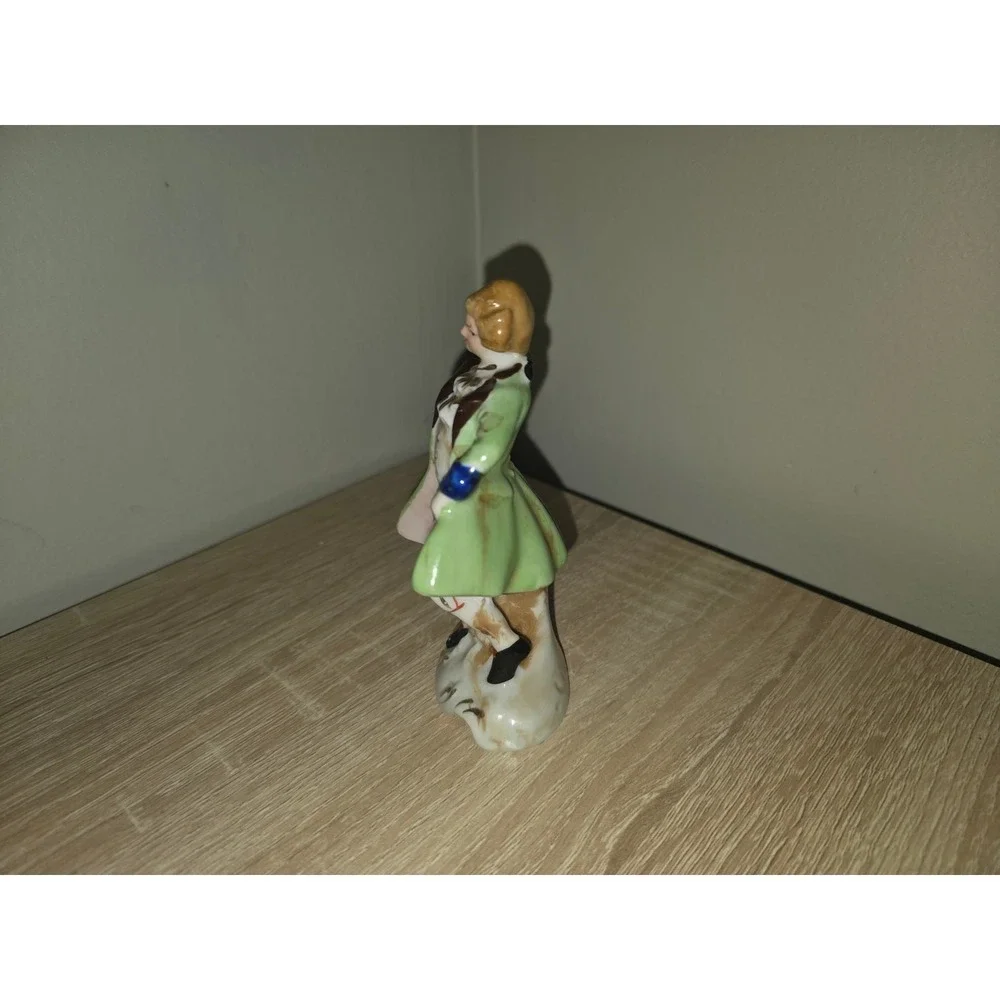 Vintage Made in Occupied Japan Porcelain Colonial Gentleman Figurine Green Coat